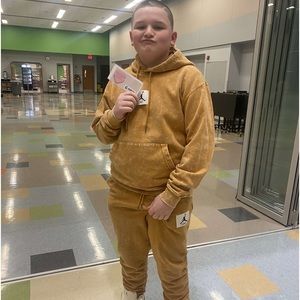 Meet your Posher, Bennett